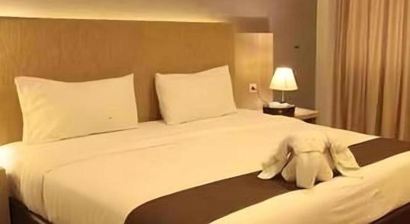 Asoka Luxury Hotel Bandar Lampung Zewnętrze zdjęcie
