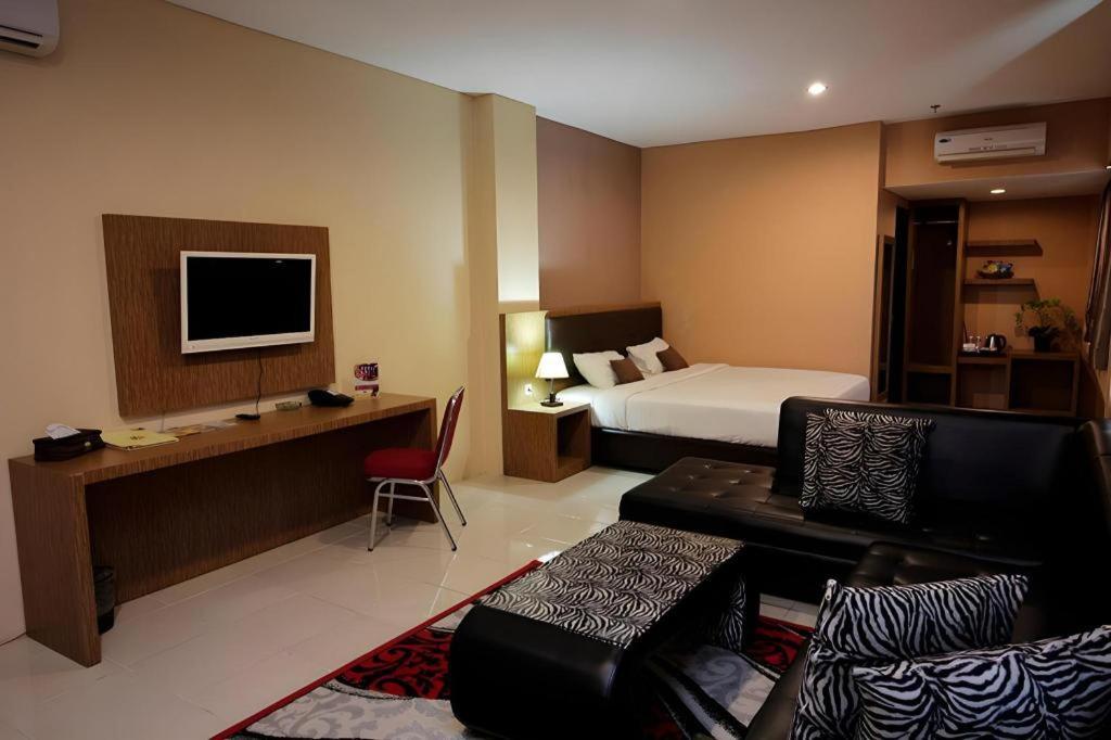 Asoka Luxury Hotel Bandar Lampung Zewnętrze zdjęcie
