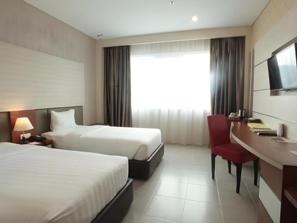 Asoka Luxury Hotel Bandar Lampung Zewnętrze zdjęcie