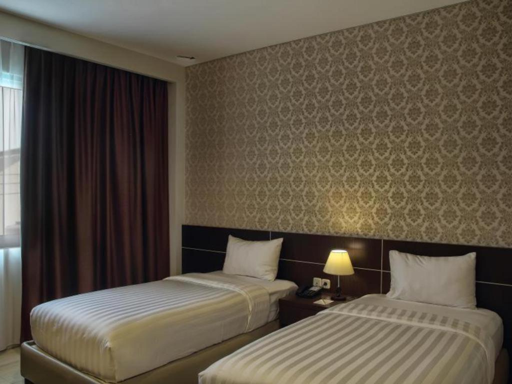 Asoka Luxury Hotel Bandar Lampung Zewnętrze zdjęcie