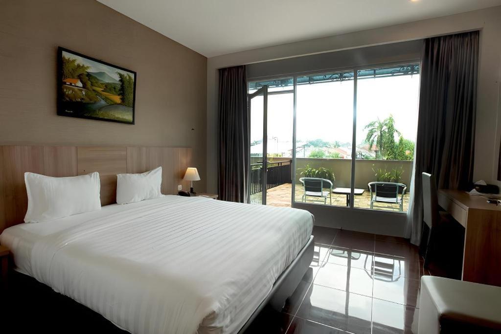 Asoka Luxury Hotel Bandar Lampung Zewnętrze zdjęcie
