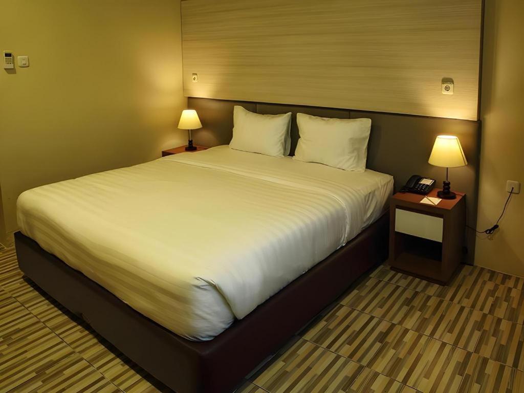 Asoka Luxury Hotel Bandar Lampung Zewnętrze zdjęcie