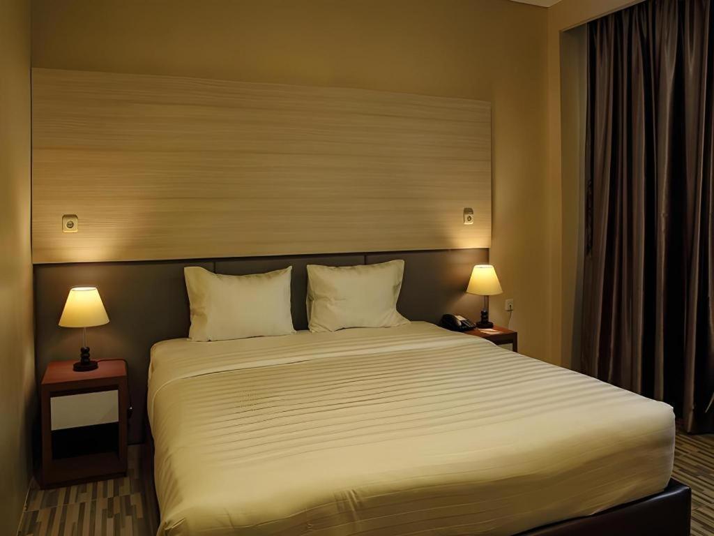 Asoka Luxury Hotel Bandar Lampung Zewnętrze zdjęcie