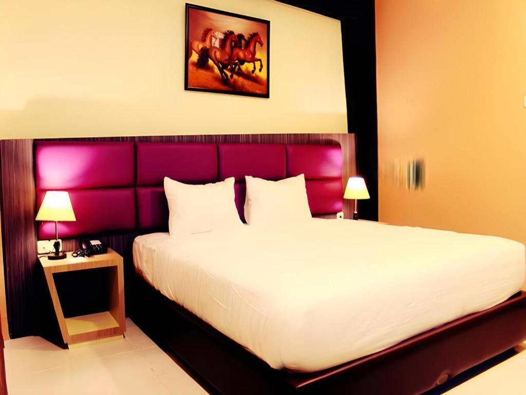 Asoka Luxury Hotel Bandar Lampung Zewnętrze zdjęcie