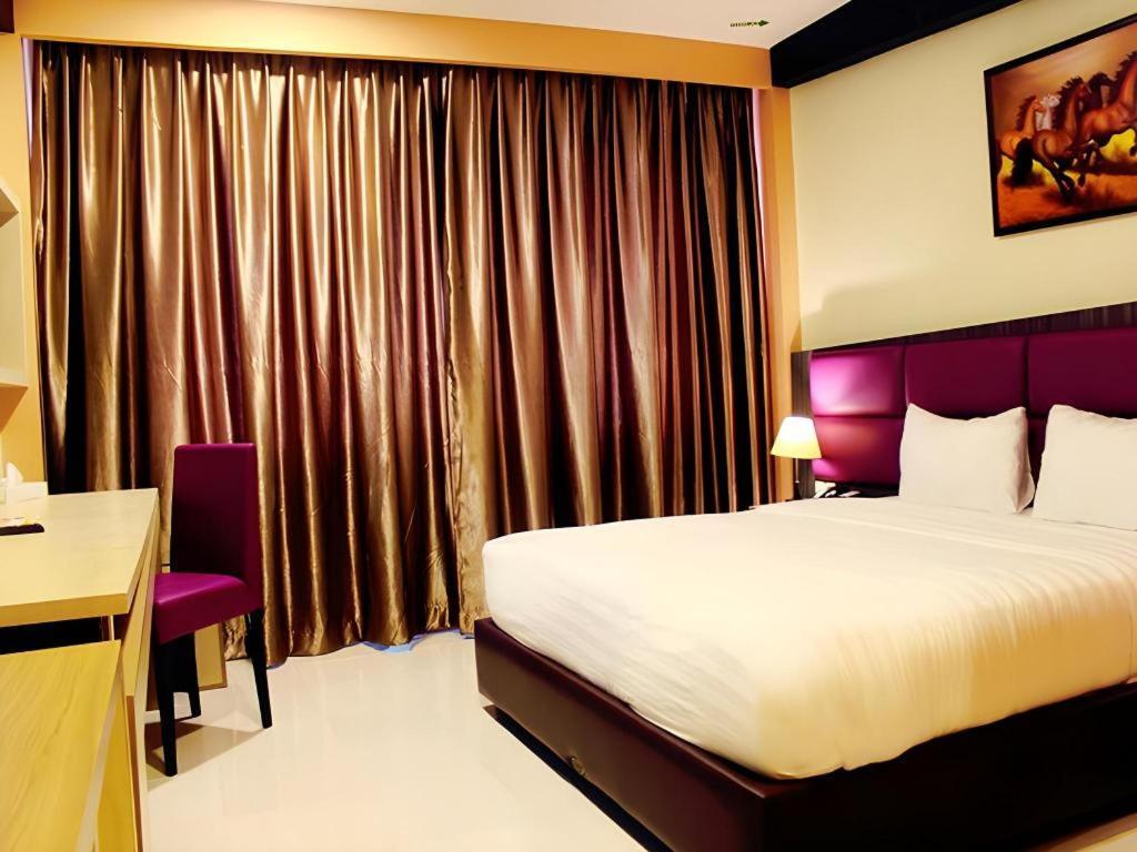 Asoka Luxury Hotel Bandar Lampung Zewnętrze zdjęcie
