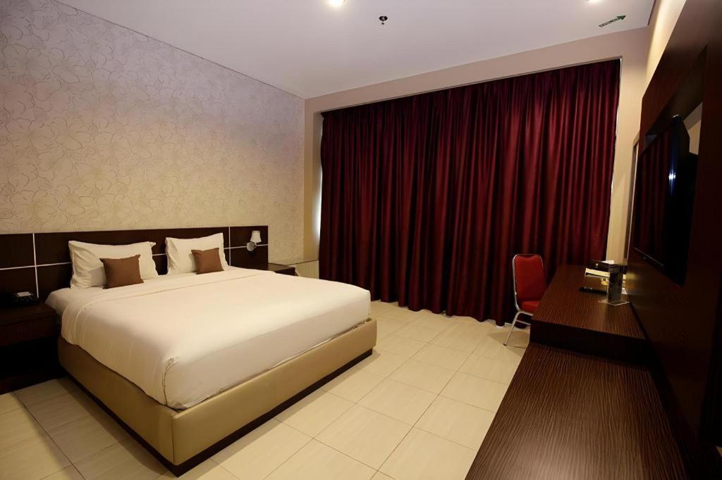 Asoka Luxury Hotel Bandar Lampung Zewnętrze zdjęcie