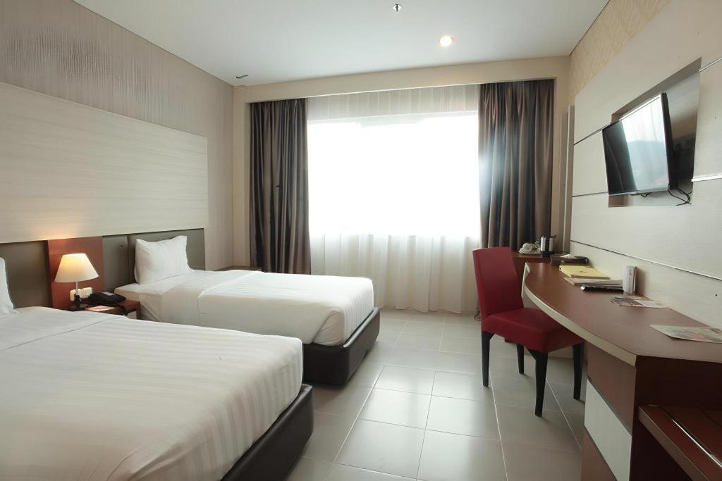 Asoka Luxury Hotel Bandar Lampung Zewnętrze zdjęcie