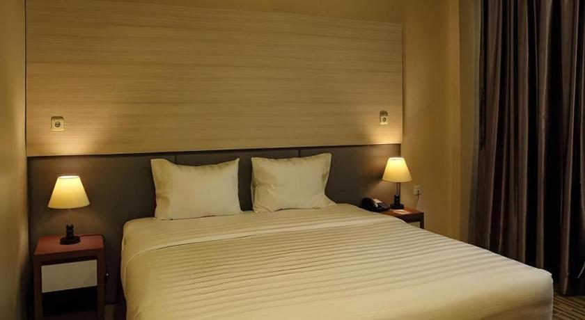 Asoka Luxury Hotel Bandar Lampung Zewnętrze zdjęcie