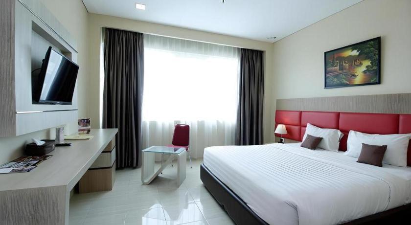 Asoka Luxury Hotel Bandar Lampung Zewnętrze zdjęcie