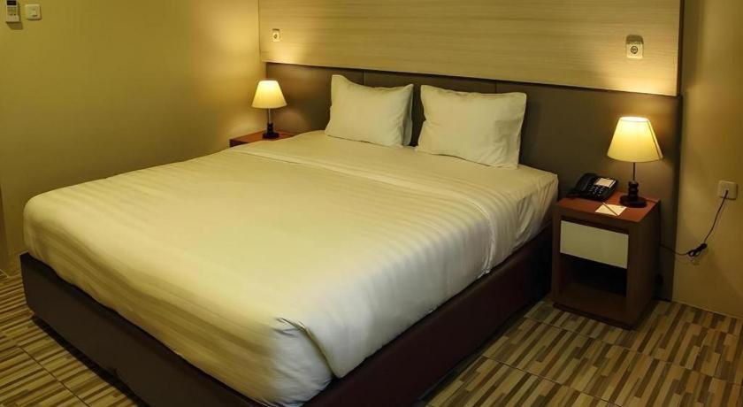Asoka Luxury Hotel Bandar Lampung Zewnętrze zdjęcie
