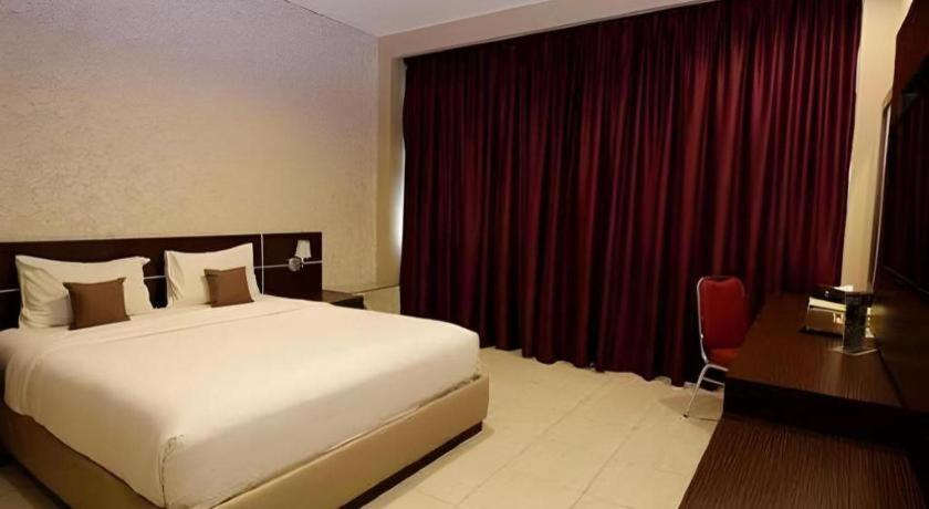 Asoka Luxury Hotel Bandar Lampung Zewnętrze zdjęcie
