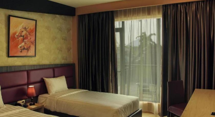 Asoka Luxury Hotel Bandar Lampung Zewnętrze zdjęcie