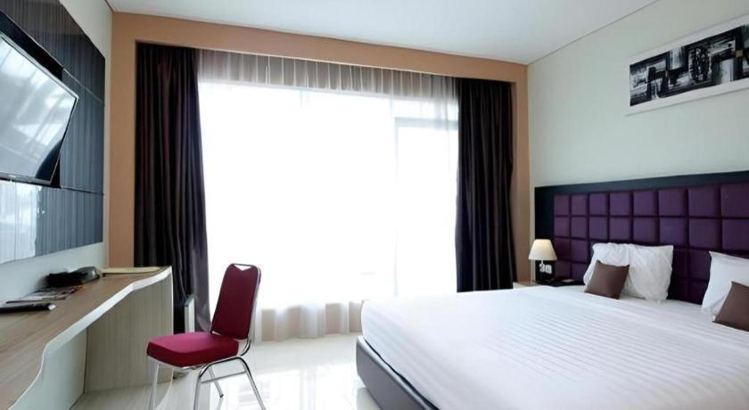 Asoka Luxury Hotel Bandar Lampung Zewnętrze zdjęcie