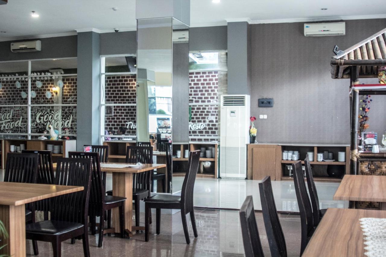 Asoka Luxury Hotel Bandar Lampung Zewnętrze zdjęcie