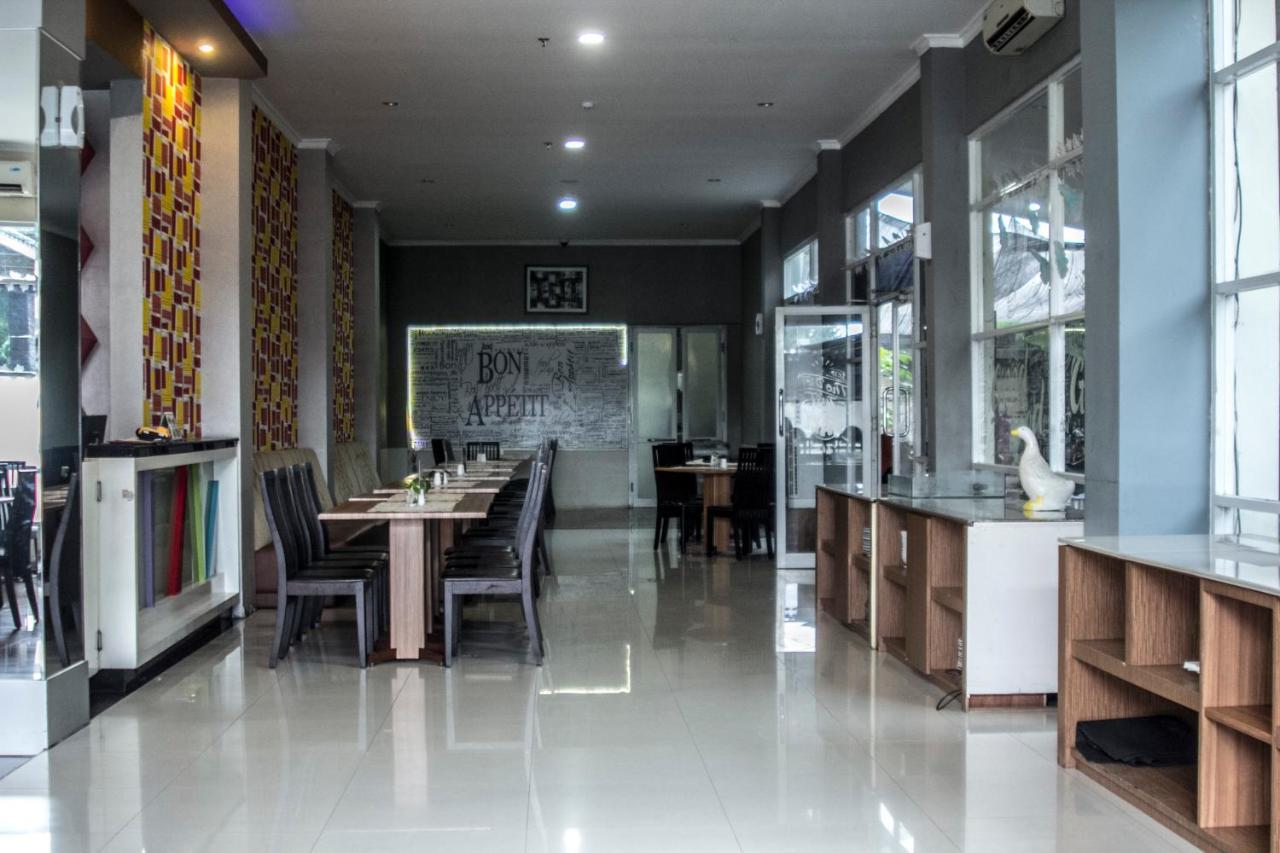 Asoka Luxury Hotel Bandar Lampung Zewnętrze zdjęcie