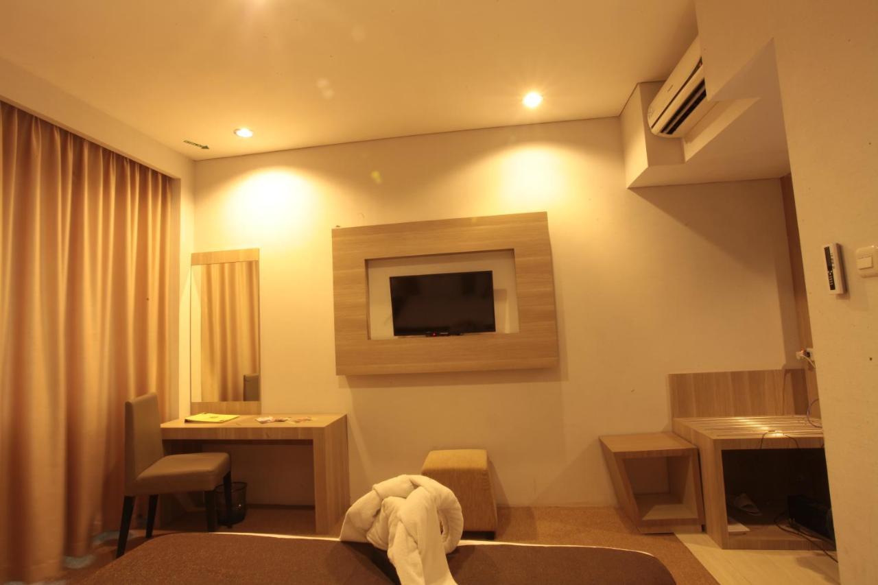 Asoka Luxury Hotel Bandar Lampung Zewnętrze zdjęcie
